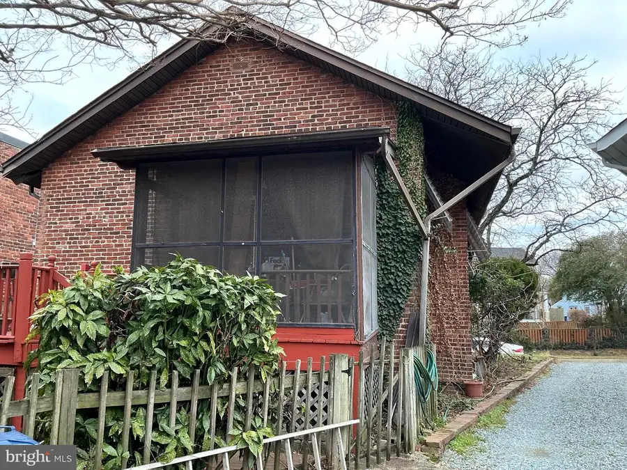 520 E Mount Ida Ave, Alexandria, VA 22301 - Image #3