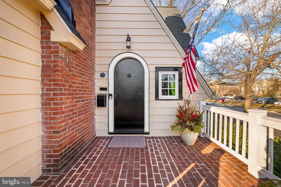 1 W Oak St, Alexandria, VA 22301 - Image #3