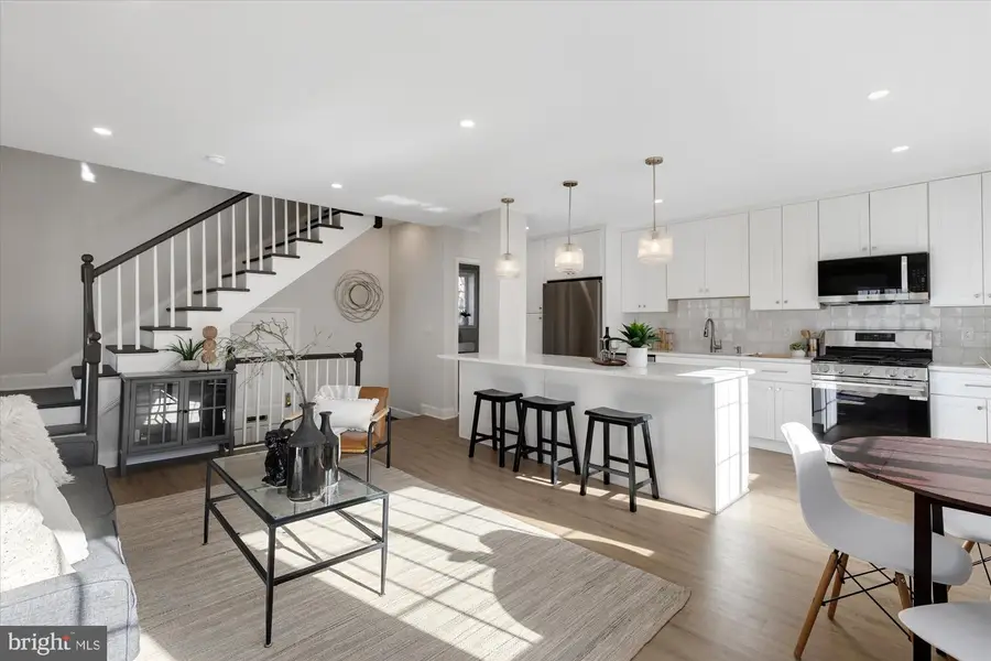 3254 Gunston Rd, Alexandria, VA 22302 - #3