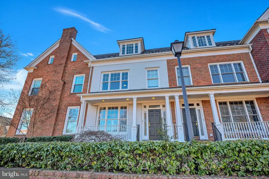 957 Powhatan St, Alexandria, VA 22314 - Image #2