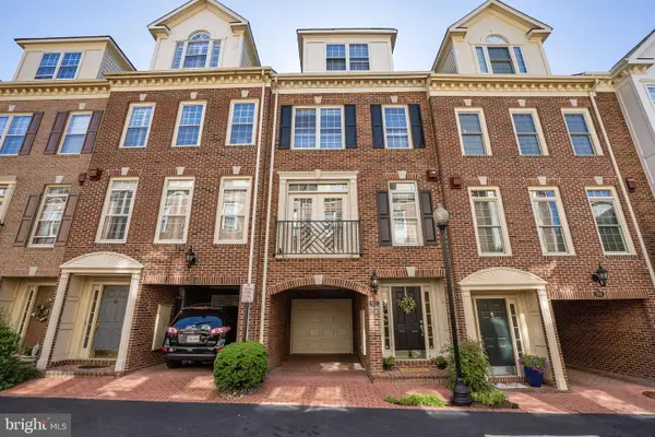 811 Water Pl, ALEXANDRIA, VA 22314