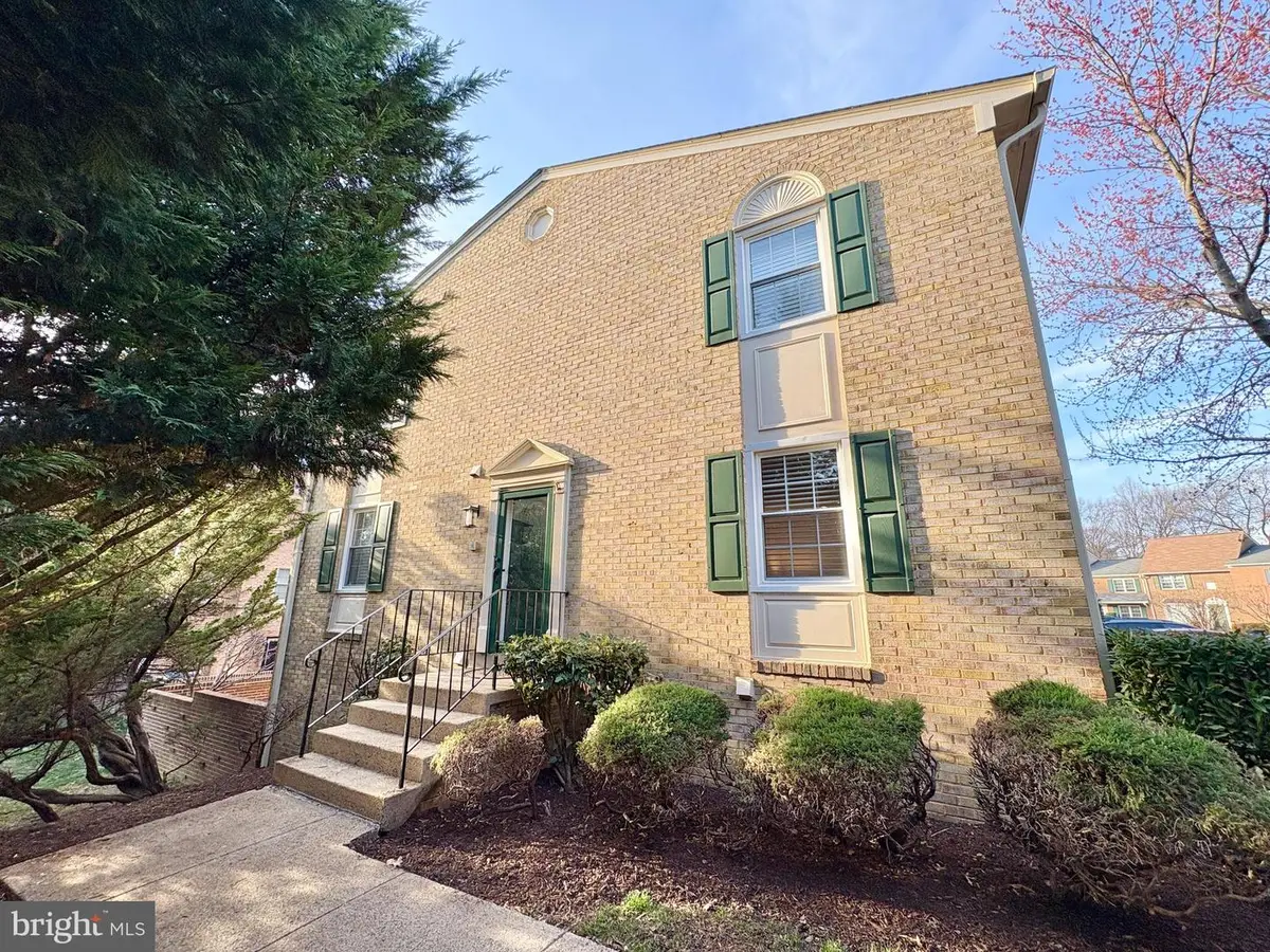 2660 Centennial Ct, Alexandria, VA 22311 - #1