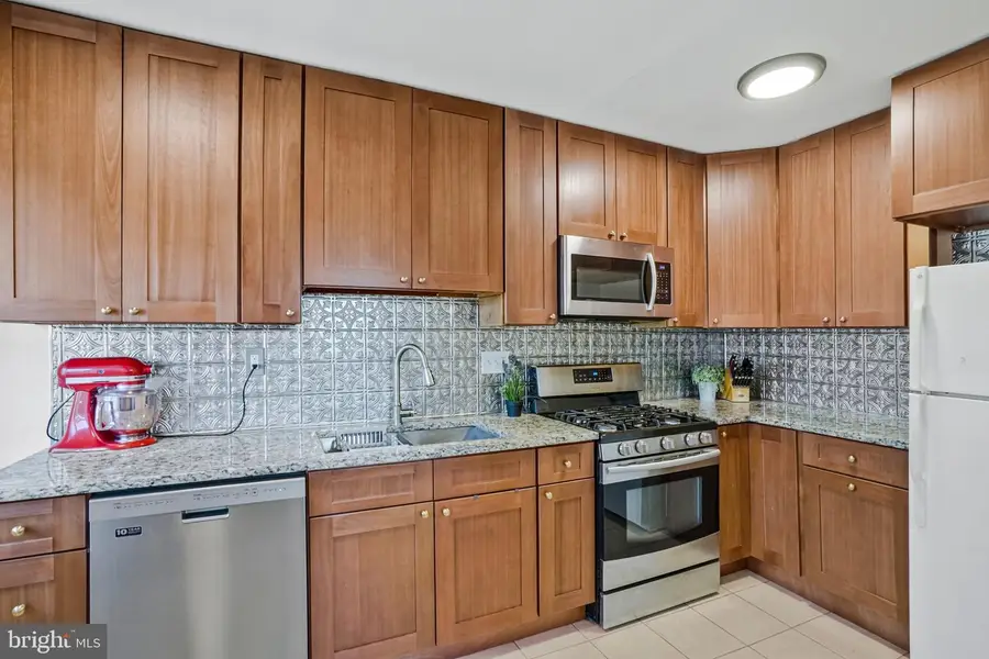98 S Iris St S, Alexandria, VA 22304 - Image #2