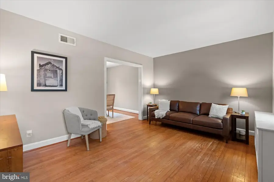 7 E Maple St, Alexandria, VA 22301 - Image #3