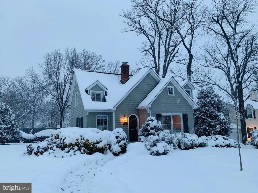 813 Beverley Dr, Alexandria, VA 22302 - Image #2