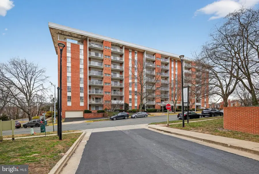5250 Valley Forge Dr #502, Alexandria, VA 22304 - Image #2