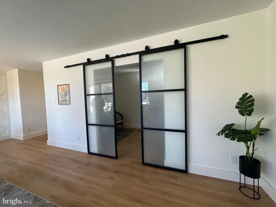 501 Slaters Ln #102, Alexandria, VA 22314 - Image #3