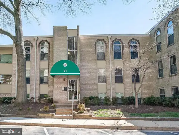 31 Canterbury Sq #301, ALEXANDRIA, VA 22304