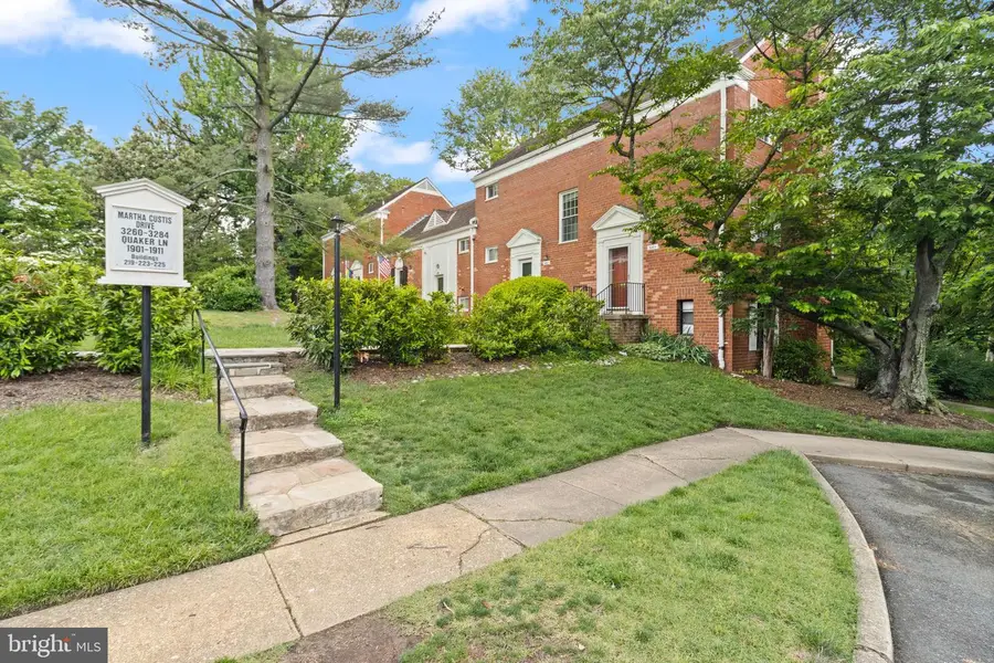 3282 Martha Custis Dr, Alexandria, VA 22302 - #2