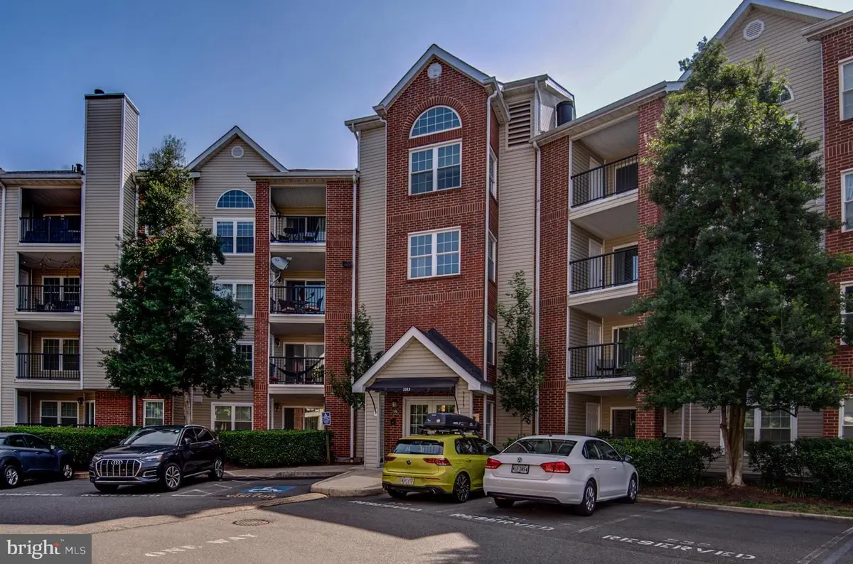 3313 Wyndham Cir #3210, Alexandria, VA 22302 - Image #1