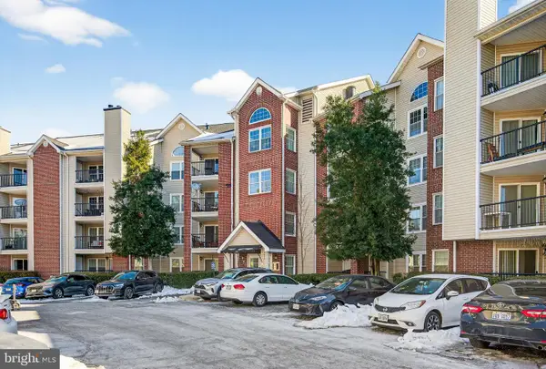 3313 Wyndham Cir #3210, ALEXANDRIA, VA 22302