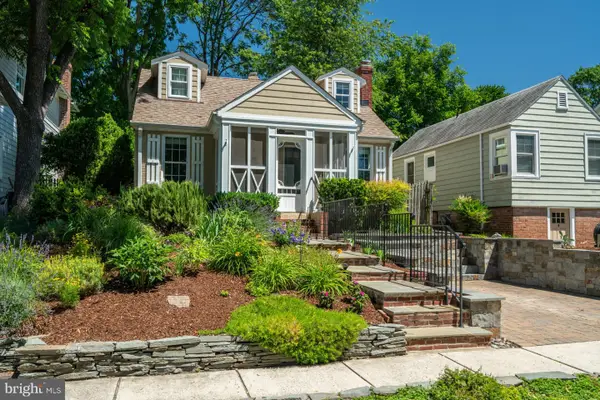 106 E Maple St, ALEXANDRIA, VA 22301