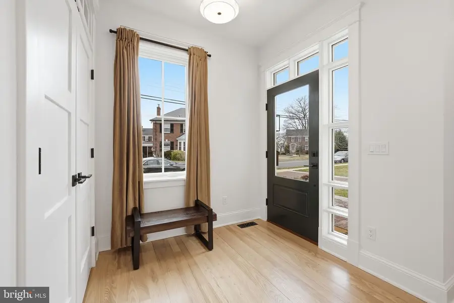 605 Hilltop Ter, Alexandria, VA 22301 - #3