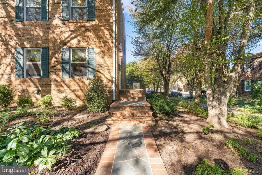 502 S Henry St, Alexandria, VA 22314 - #3