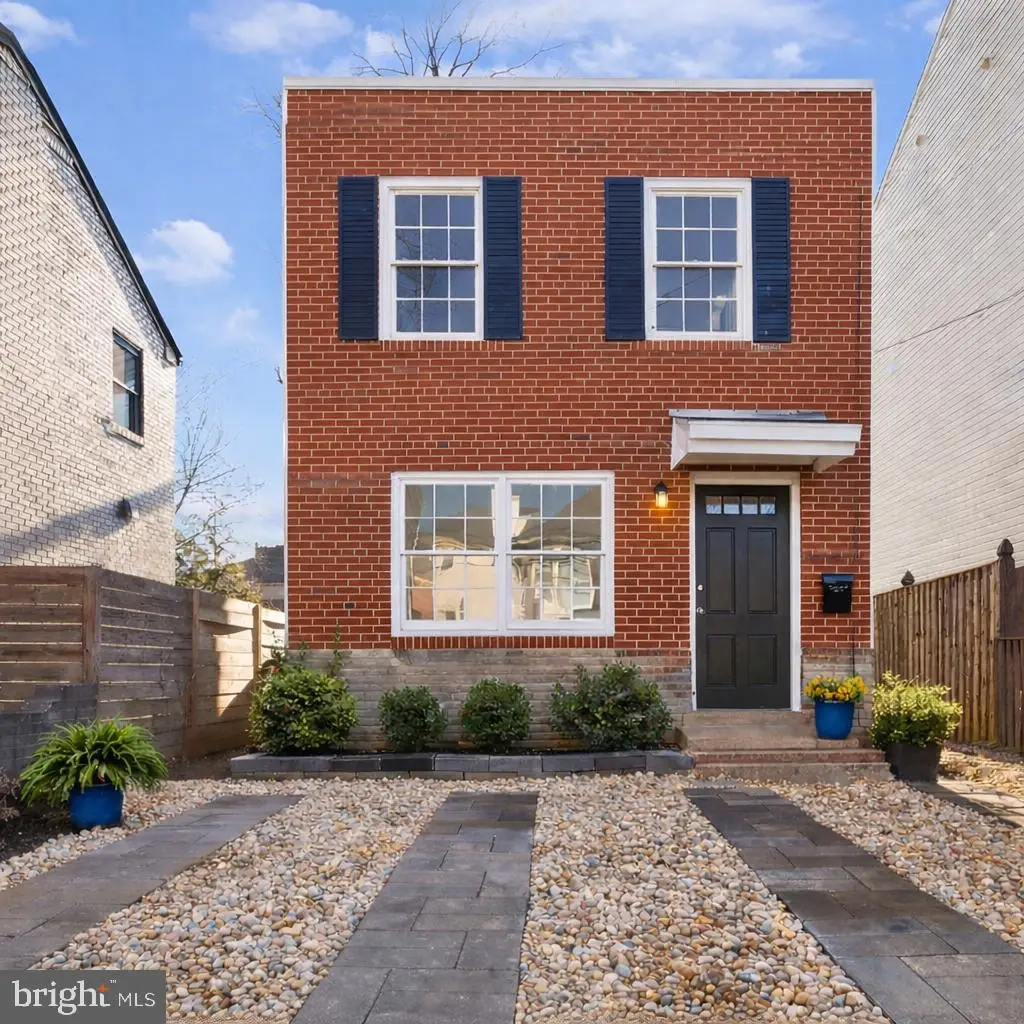 3829 Elbert Ave, Alexandria, VA 22305 - #1