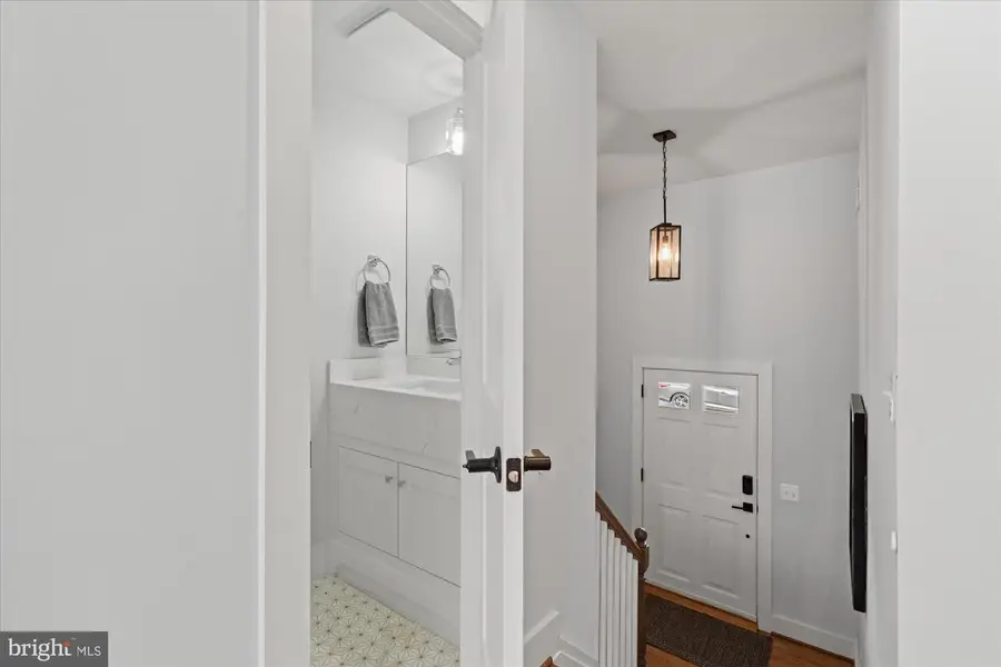 222 Green St, Alexandria, VA 22314 - #2