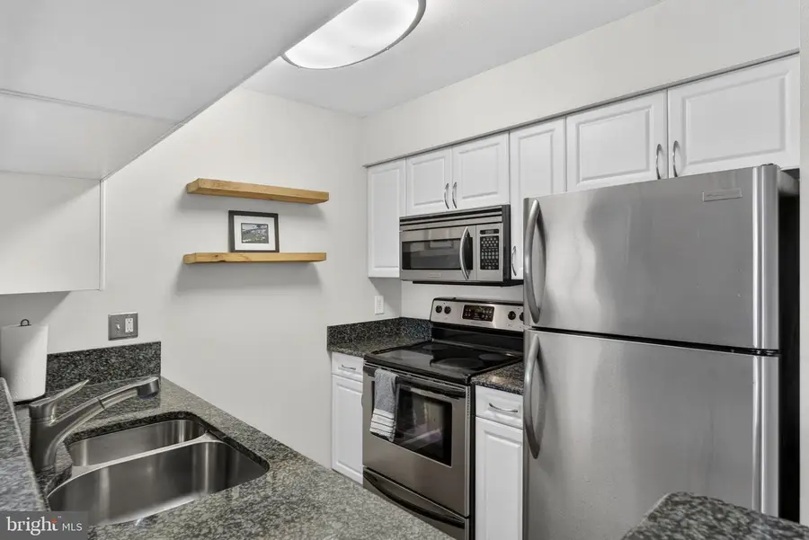 3313 Wyndham Cir #2210, Alexandria, VA 22302 - #3