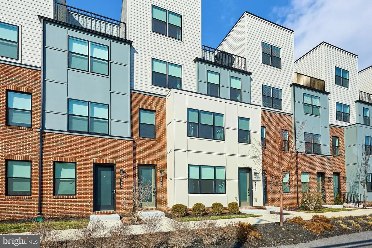 4937 Eisenhower Ave, Alexandria, VA 22304 - #1