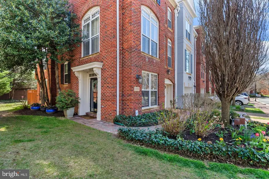 234 Murtha St, Alexandria, VA 22304 - #3