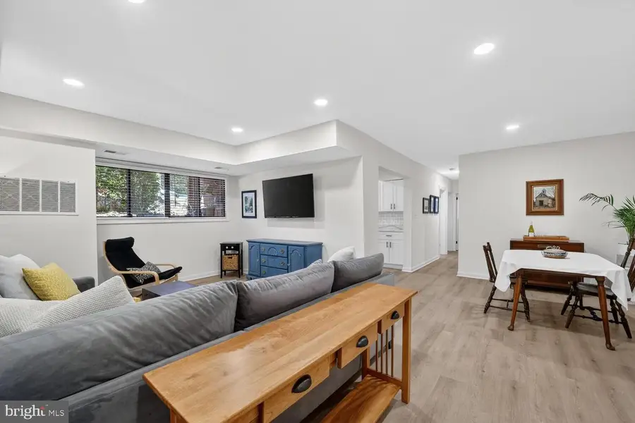 55 Skyhill Rd #101, Alexandria, VA 22314 - #2