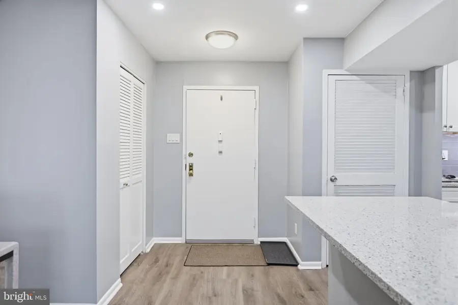 5340 Holmes Run Pkwy #1017, Alexandria, VA 22304 - #2