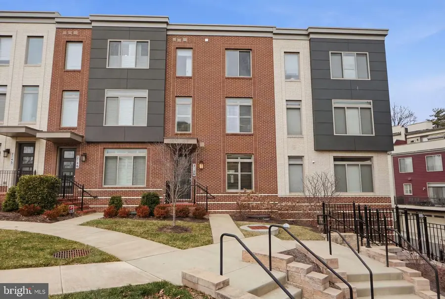 5146 Carters Ln, Alexandria, VA 22311 - #3