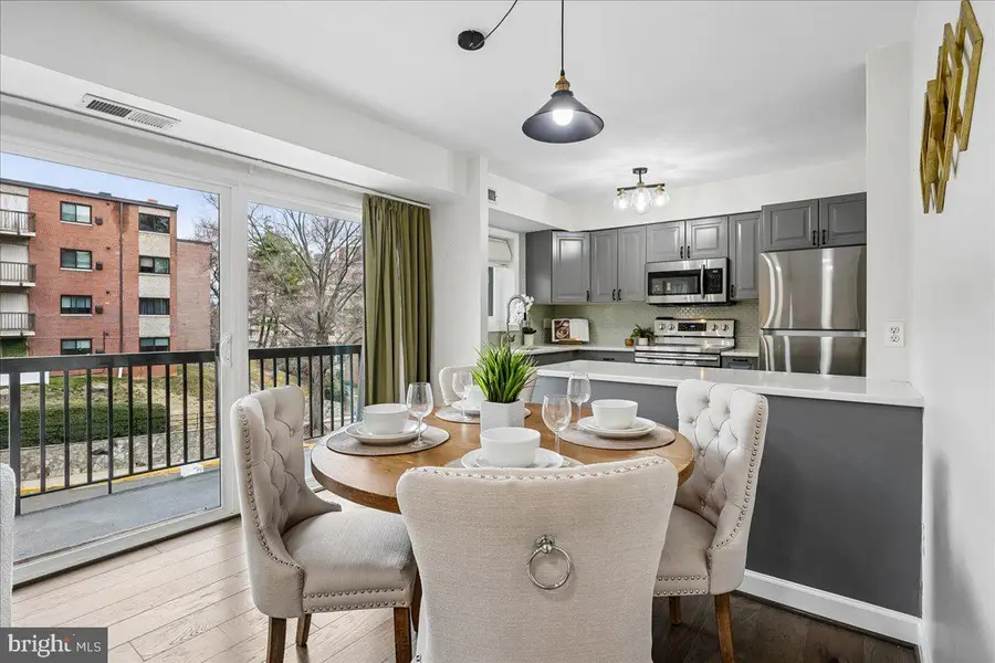 3220 S 28th St #202, Alexandria, VA 22302 - #3