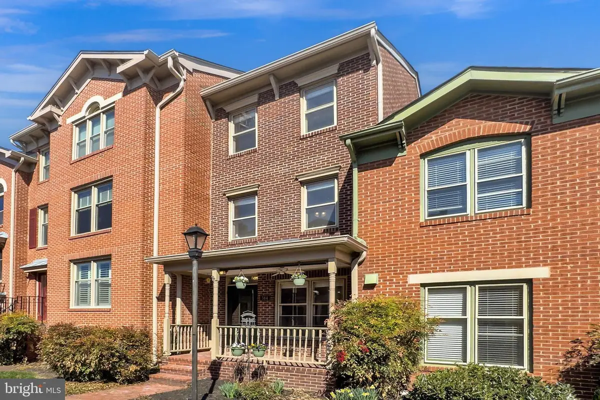 564 N West St, Alexandria, VA 22314 - #1