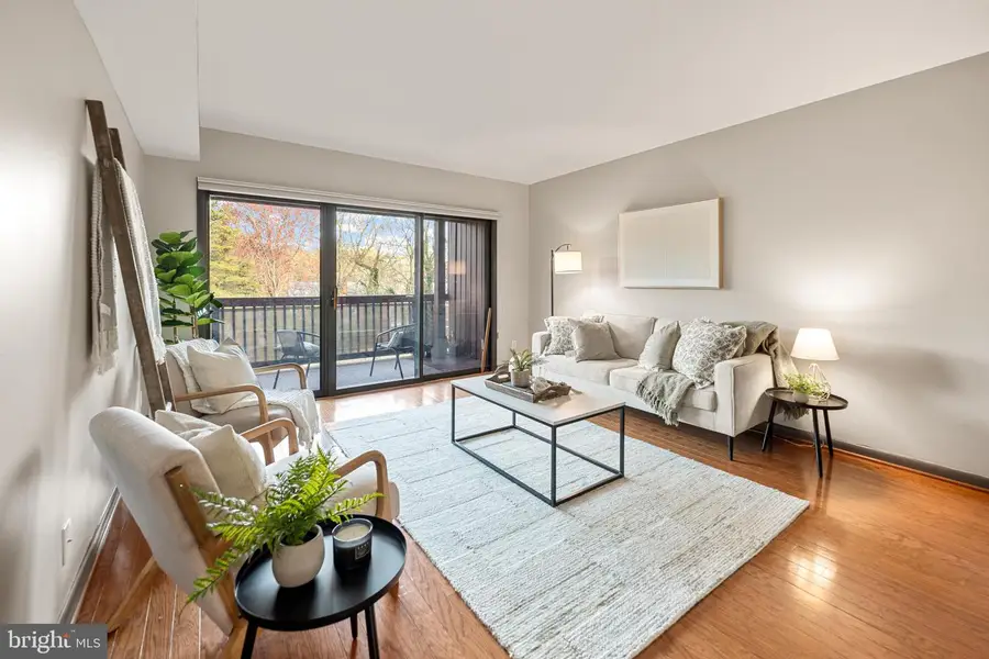 205 Skyhill Rd #4, Alexandria, VA 22314 - #2