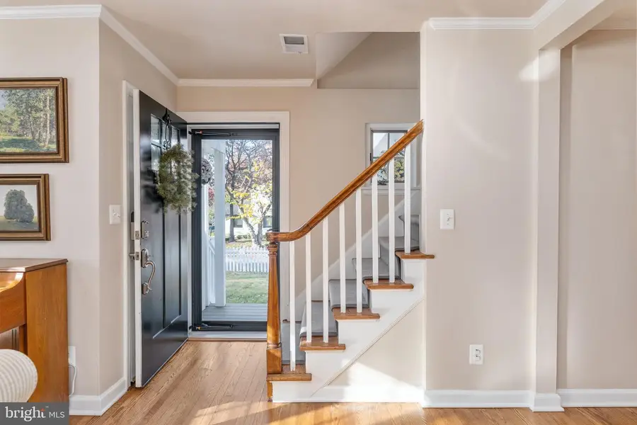 3101 Circle Hill Rd, Alexandria, VA 22305 - #2