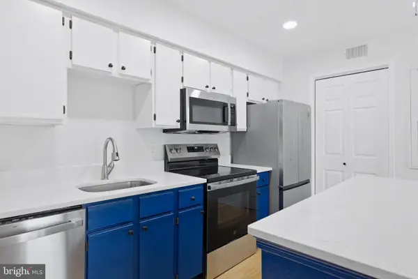 3306 Wyndham Cir #326, ALEXANDRIA, VA 22302