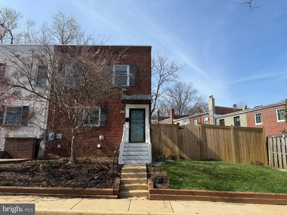 232 Tennessee Ave, Alexandria, VA 22305 - #1