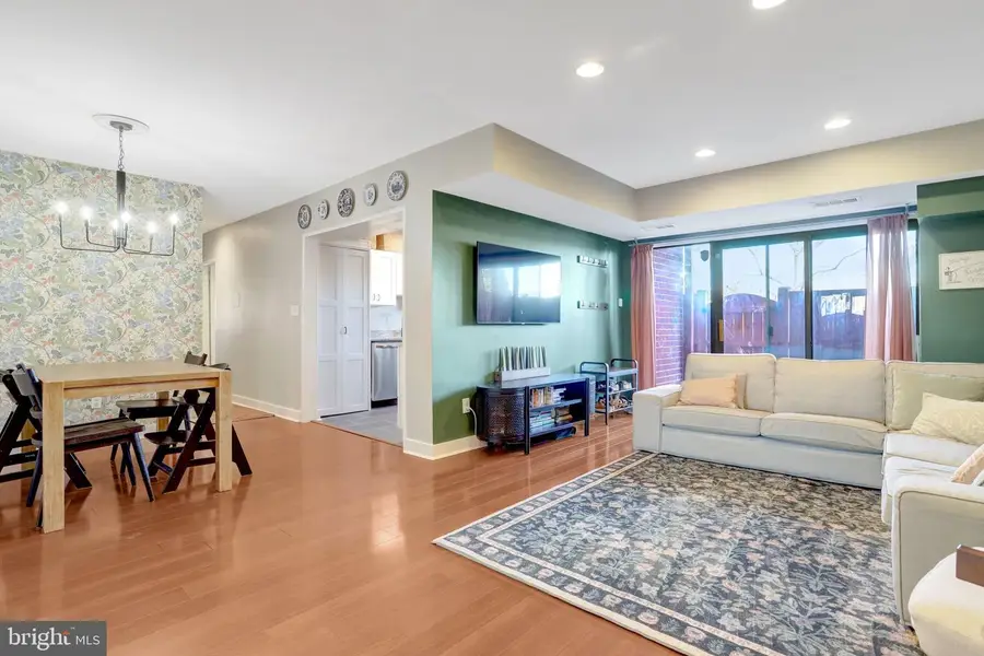 101 Skyhill Rd #102, Alexandria, VA 22314 - #2