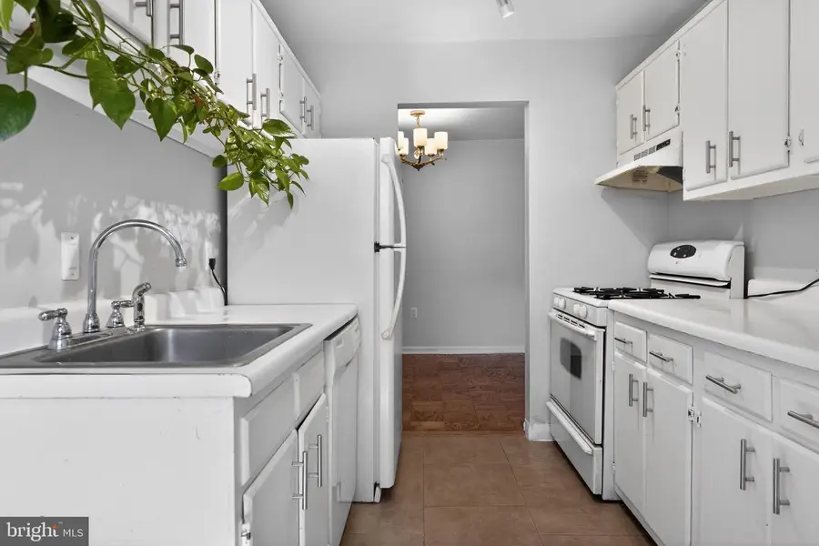 432 N Armistead St #203, Alexandria, VA 22312 - #3