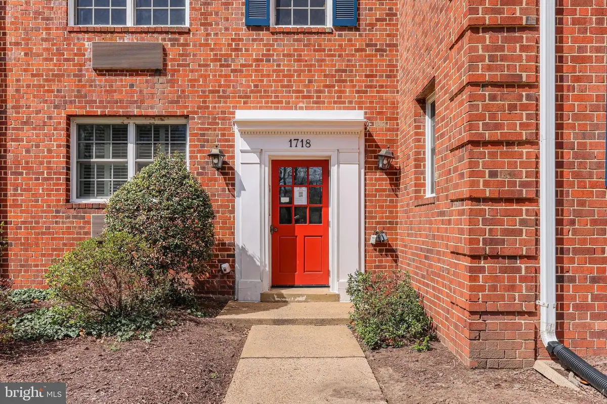 1718 W Abingdon Dr #103, Alexandria, VA 22314 - #1