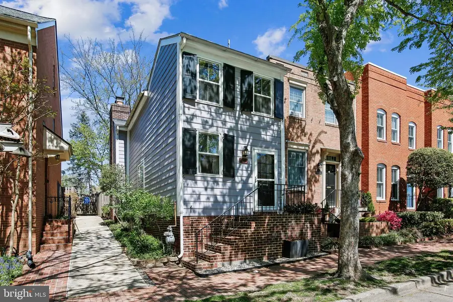 813 Wolfe St, Alexandria, VA 22314 - #2