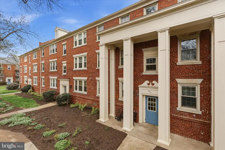 517 Bashford Ln #1, Alexandria, VA 22314 - #3