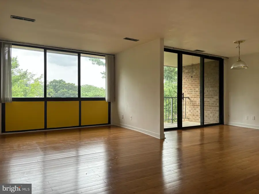 525 N Armistead St N #302, Alexandria, VA 22312 - #2