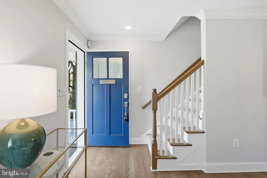 408 Skyhill Rd, Alexandria, VA 22314 - #2