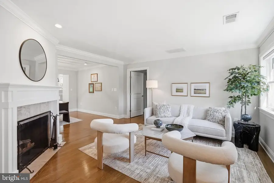 408 Skyhill Rd, Alexandria, VA 22314 - #3