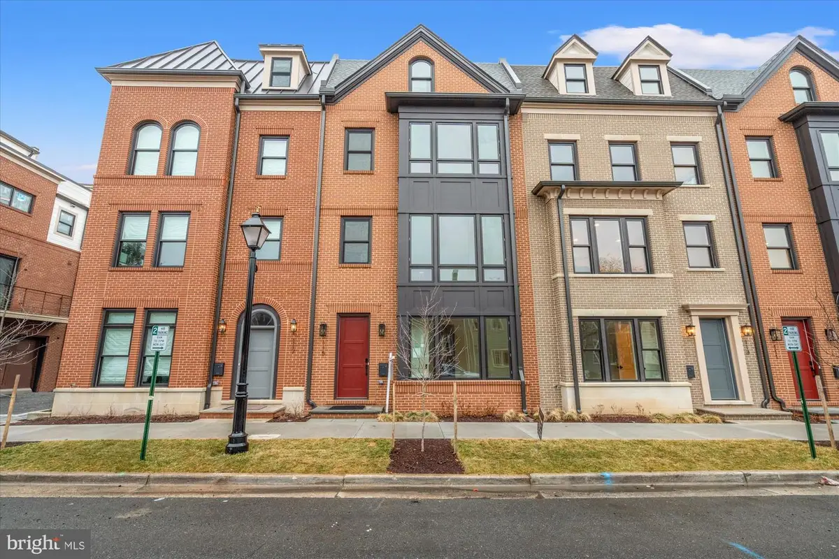 111 N West St, Alexandria, VA 22314 - #1