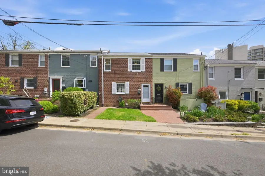 211 Guthrie Ave, Alexandria, VA 22305 - #2