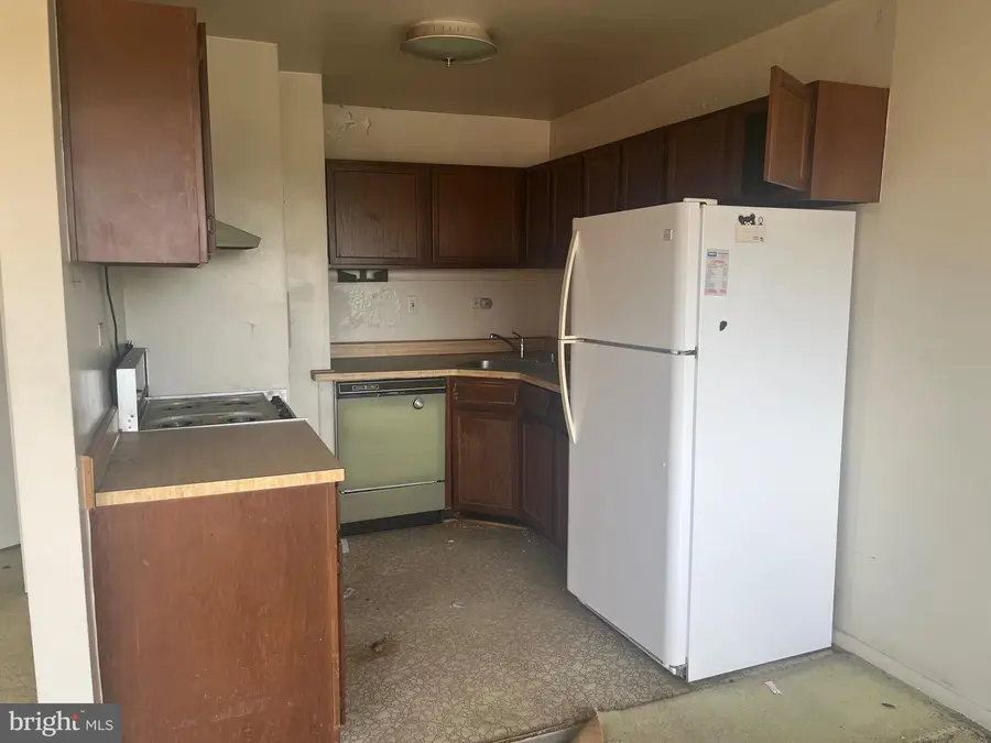 5851 Quantrell Ave #406, Alexandria, VA 22312 - #3