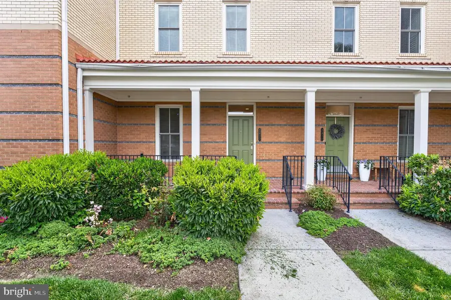 2413 Conoy St, Alexandria, VA 22301 - #3