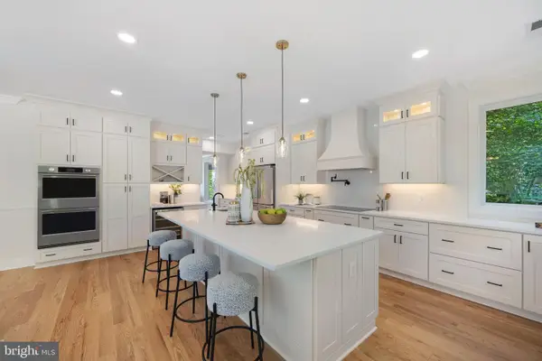 132 N Earley, ALEXANDRIA, VA 22304