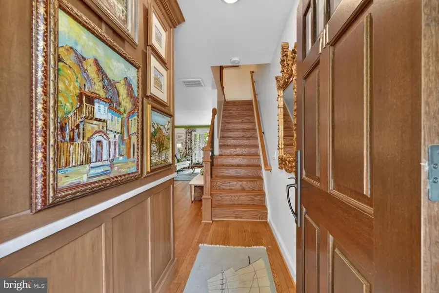 711 W Abingdon Ct, Alexandria, VA 22314 - #2