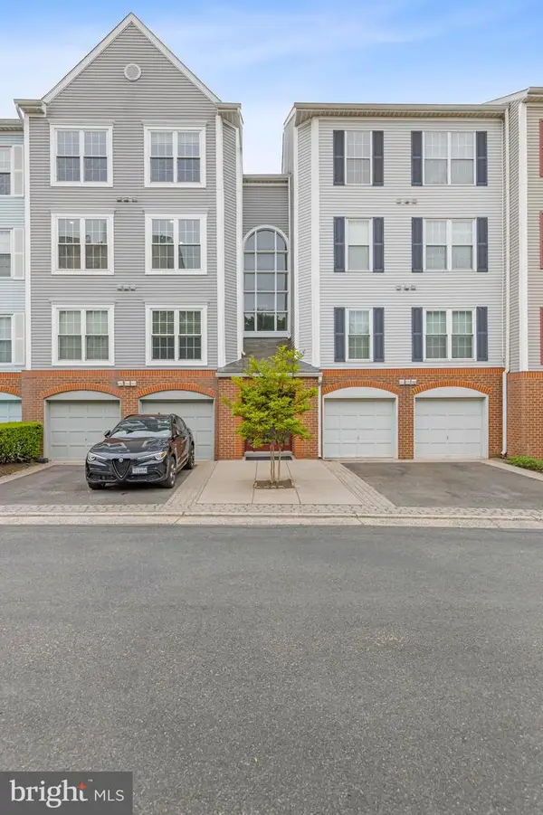 257 S Pickett St #302, ALEXANDRIA, VA 22304