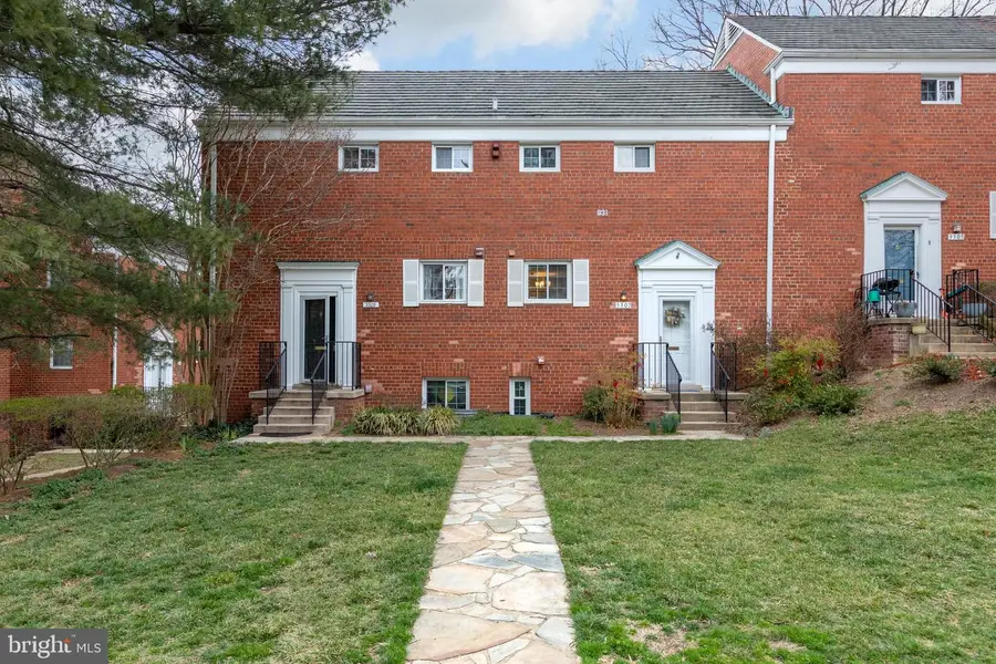 3307 Martha Custis Dr, Alexandria, VA 22302 - #2