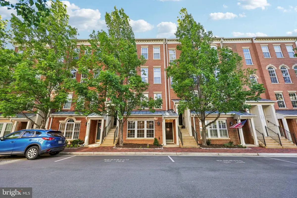 5091 Donovan Dr, Alexandria, VA 22304 - #1