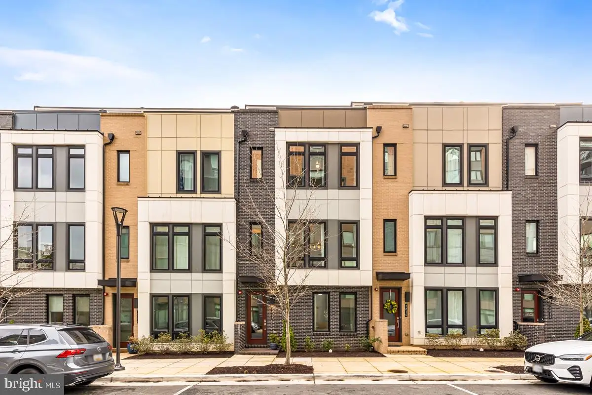 2820 Telek Pl, Alexandria, VA 22314 - #1